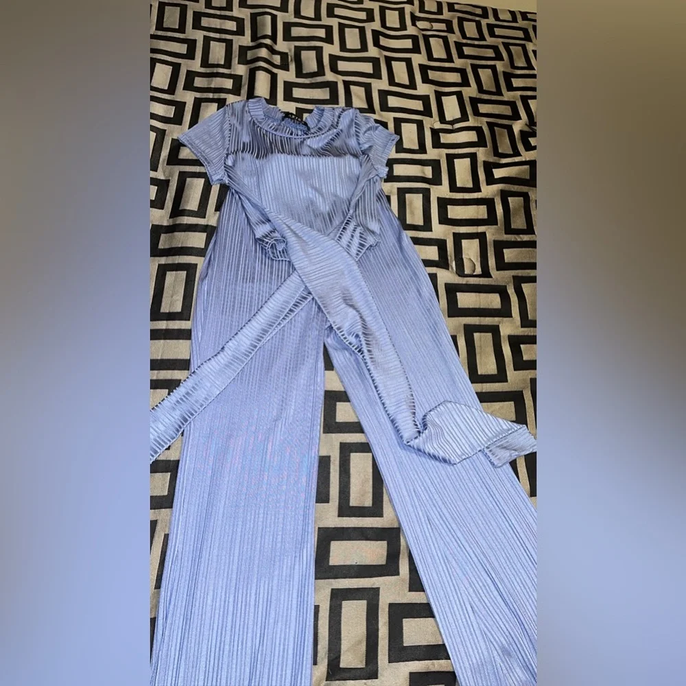 Sky blue 2 piece outfit - Picture 4 of 4